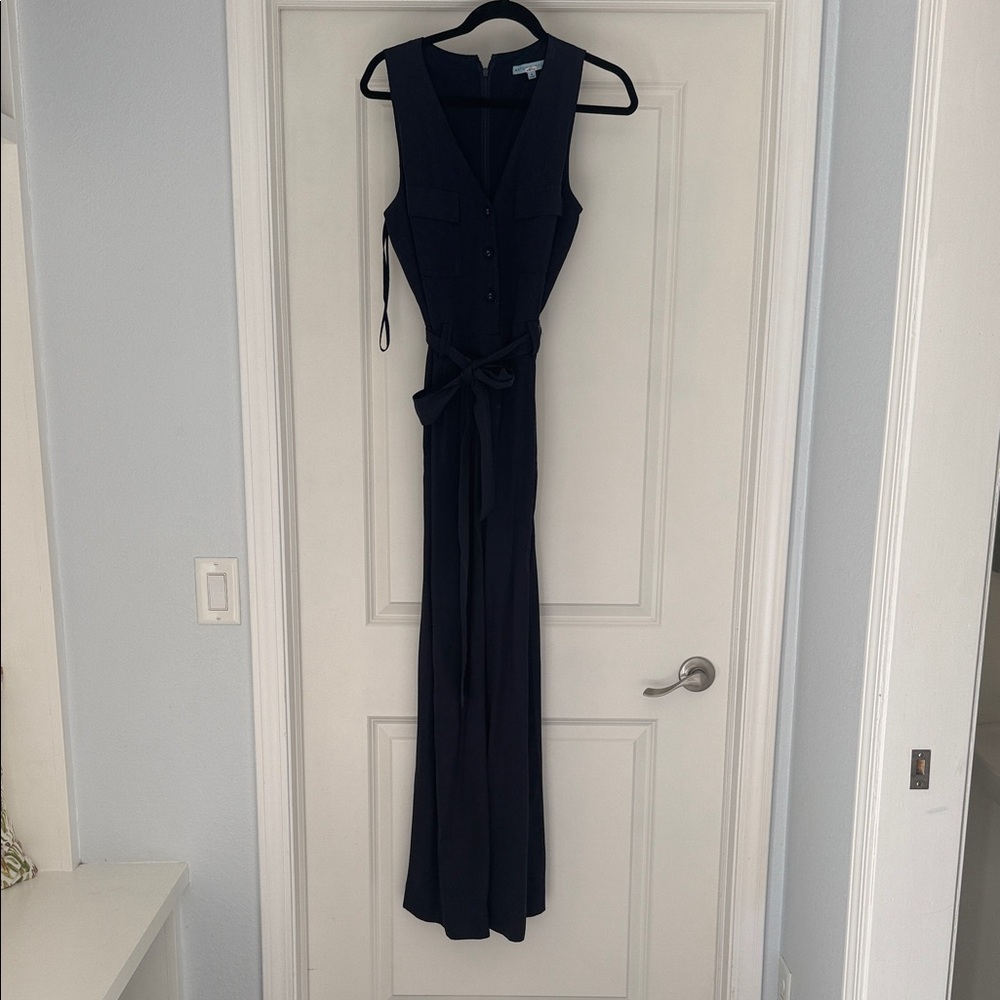 Elegant Navy Sleeveless Dress